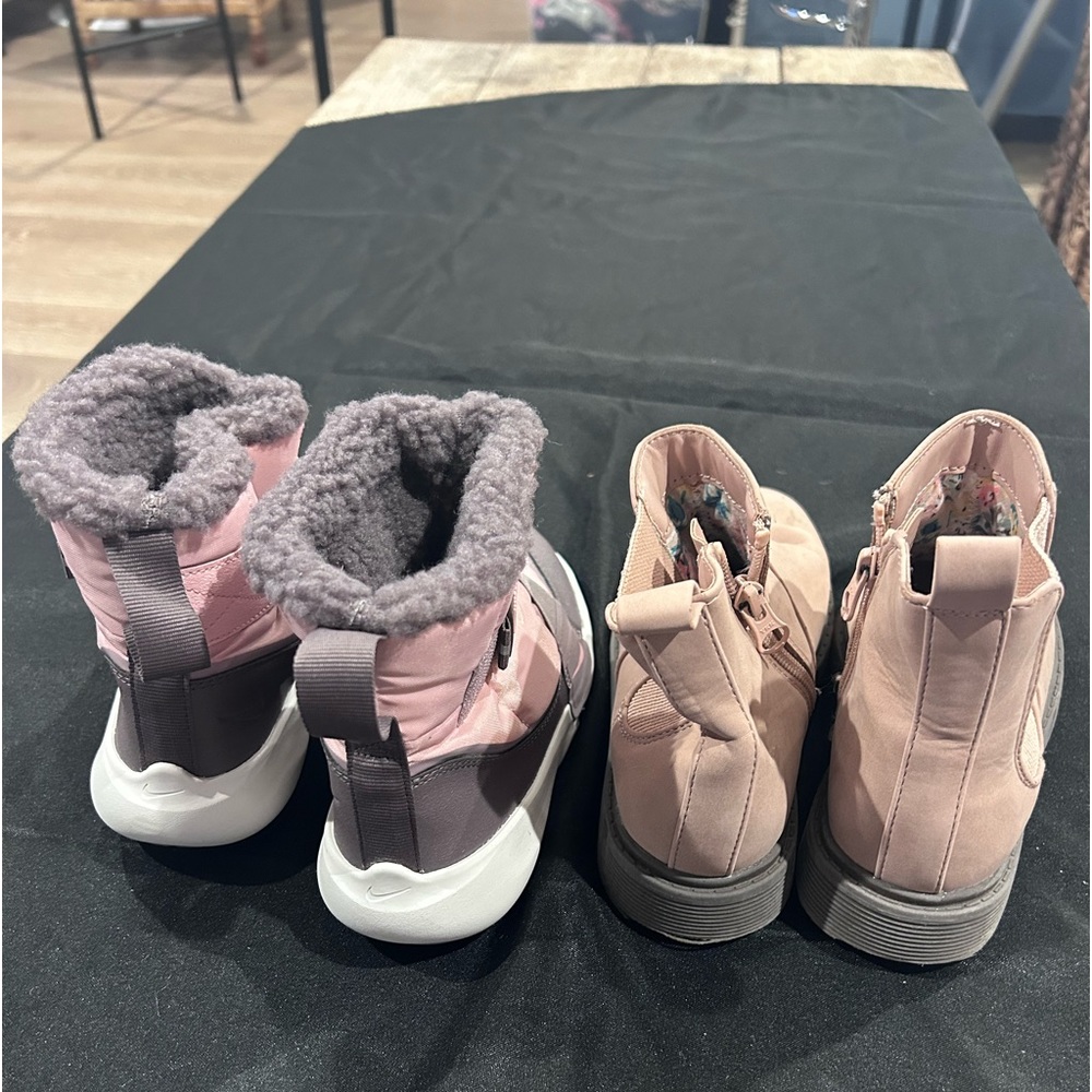 Used Bundle Girls Boots Size - 2